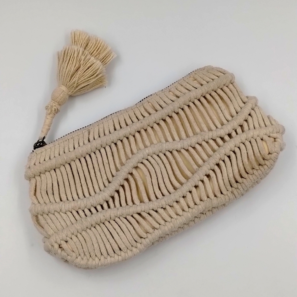 Universal Thread macrame clutch wristlet off white with zip top 9" x 4.5"